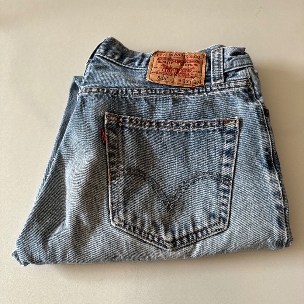 Men's Levi 505 Jeans - size 33x32 stonewash